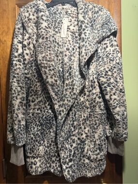 Leopard Print Cozy Hooded Cardigan - Beige/Black super soft !!!